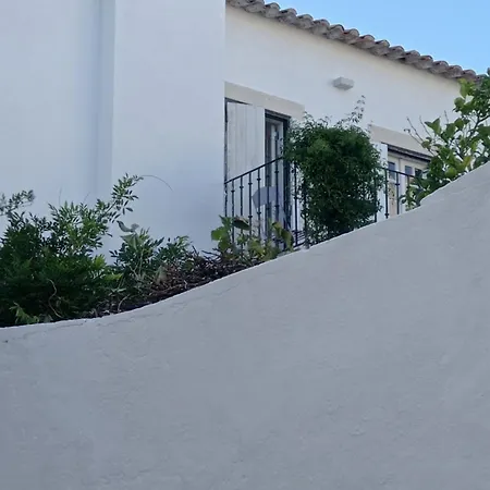 Casa Glicinias بيت للعطل