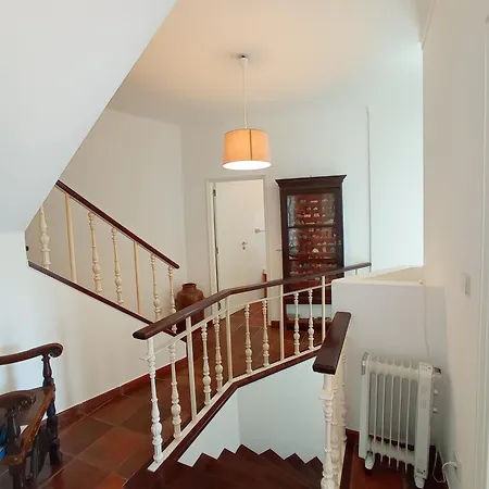 Casa Glicinias بيت للعطل Óbidos