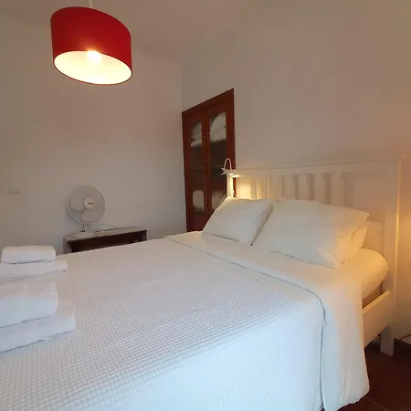 Casa Glicinias * オビドス