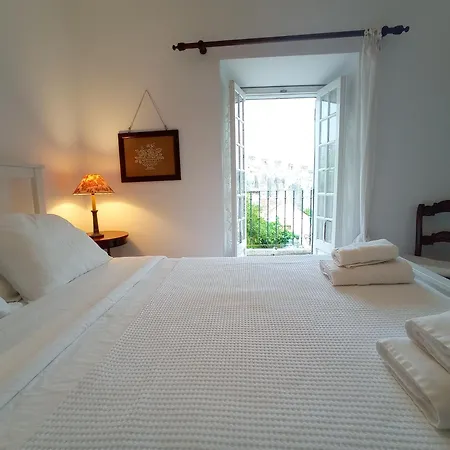 Casa Glicinias * オビドス