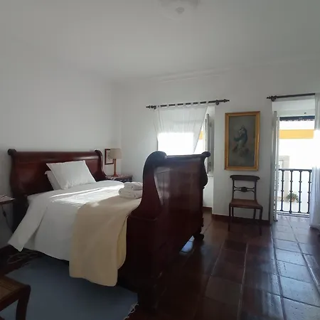 Casa Glicinias * オビドス