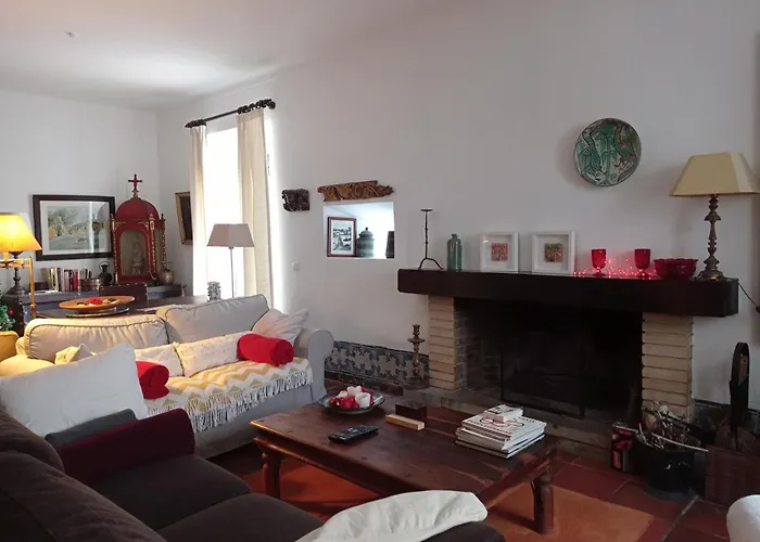 Casa Glicinias * オビドス